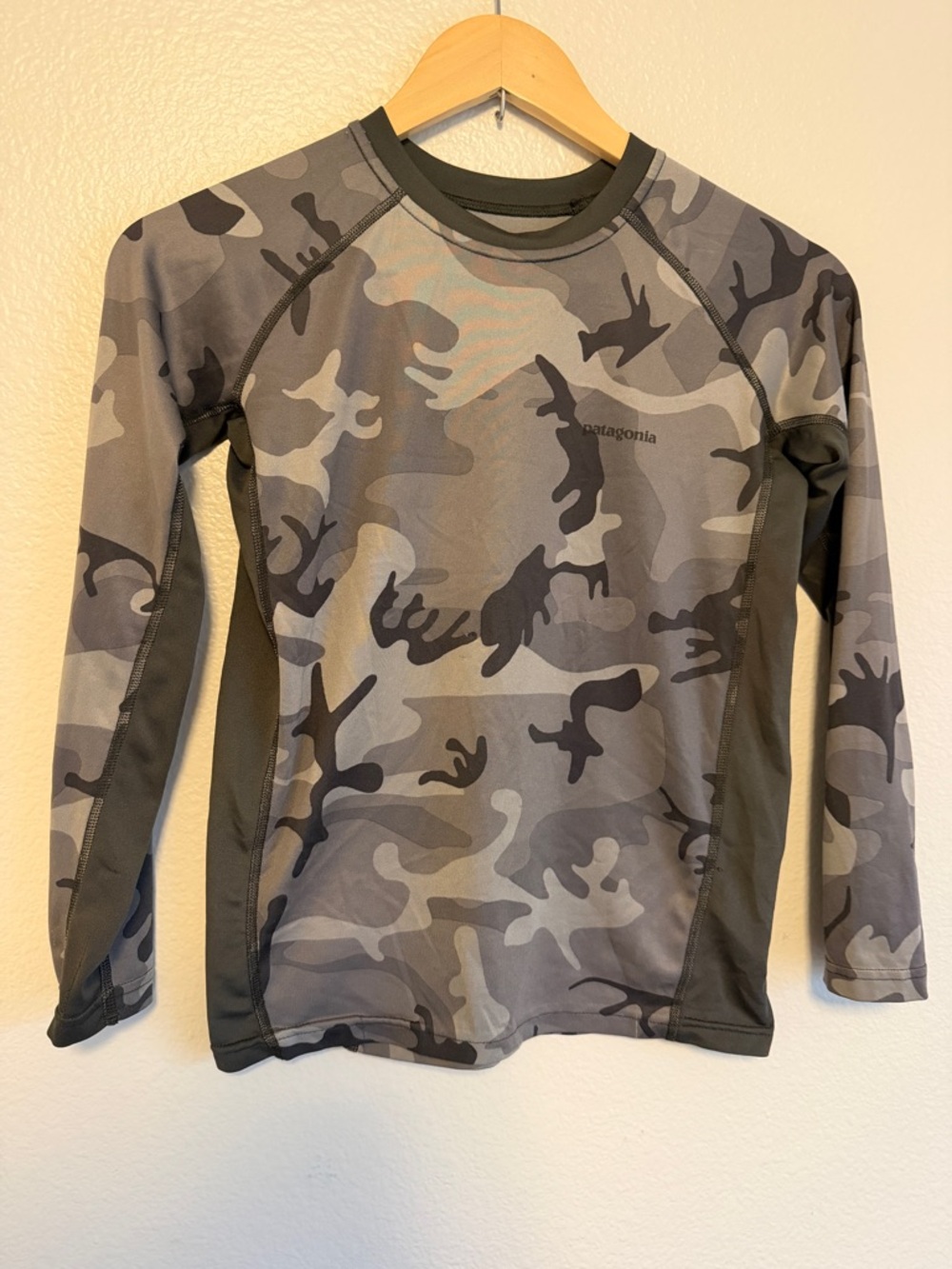 Patagonia Kids Gray Camo Long-Sleeve Rashguard